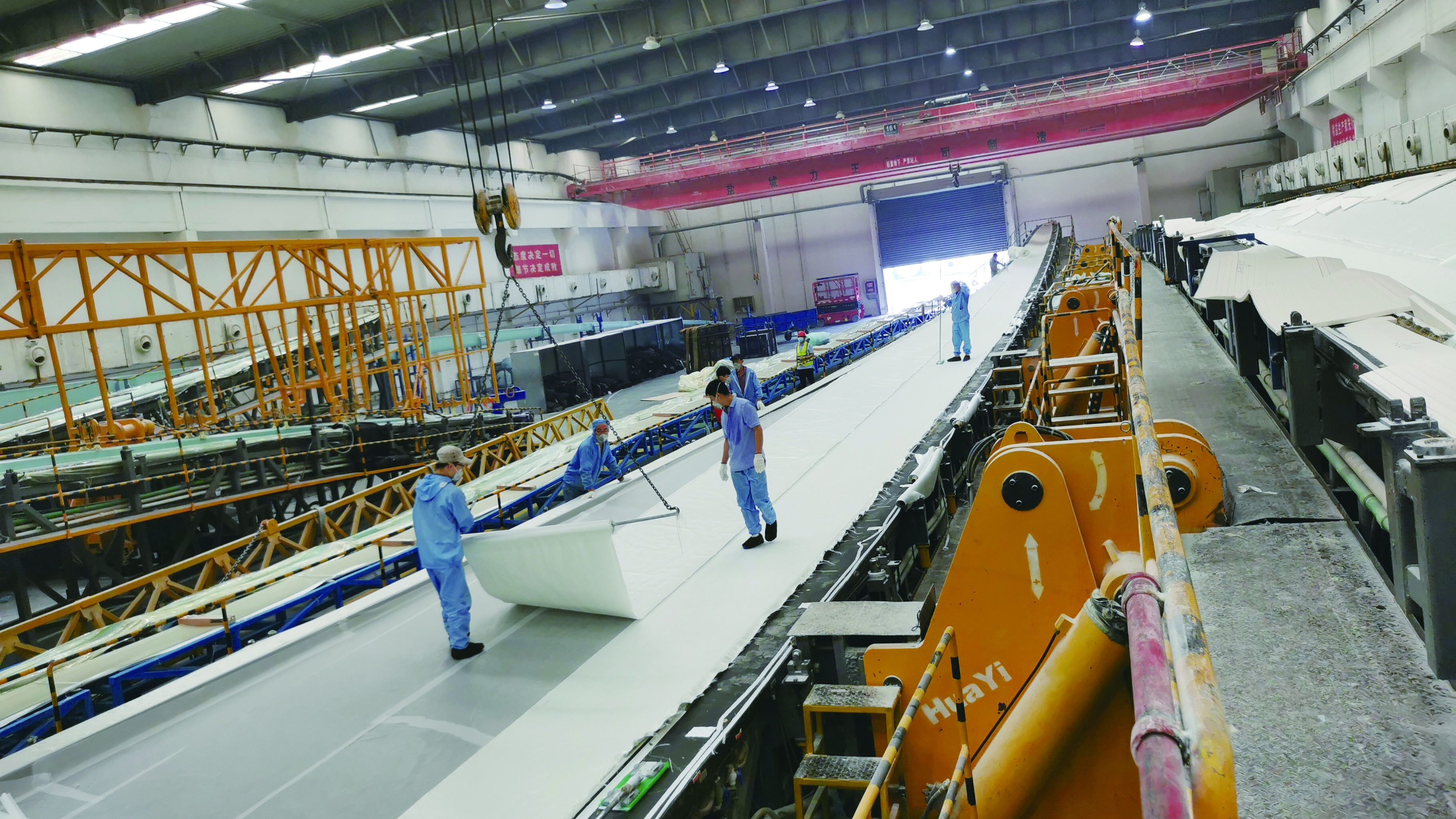 202111271202261637985746156800.jpg 9.技能競賽項目之葉片鋪層作業(yè).jpg